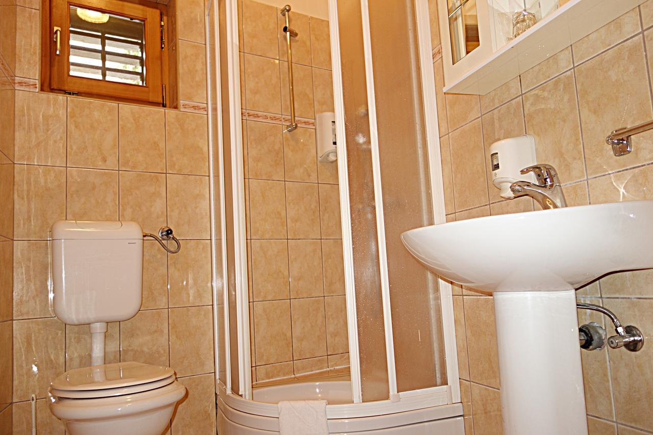 Hotel Park Drniš מראה חיצוני תמונה