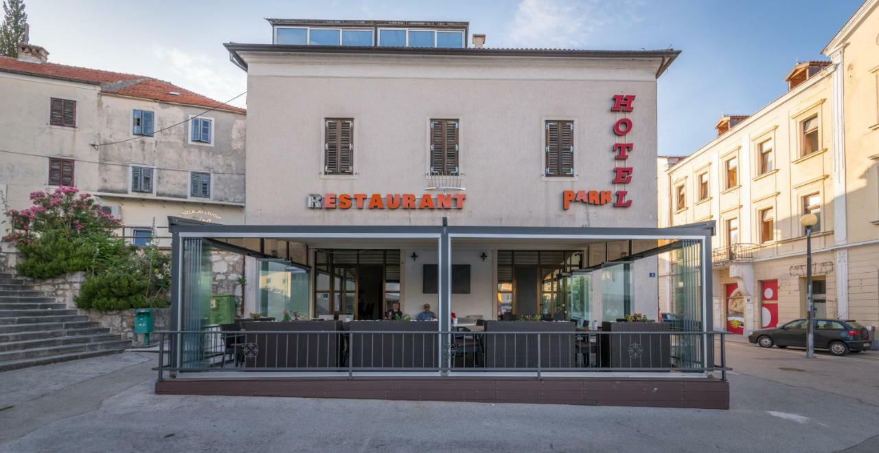 Hotel Park Drniš מראה חיצוני תמונה