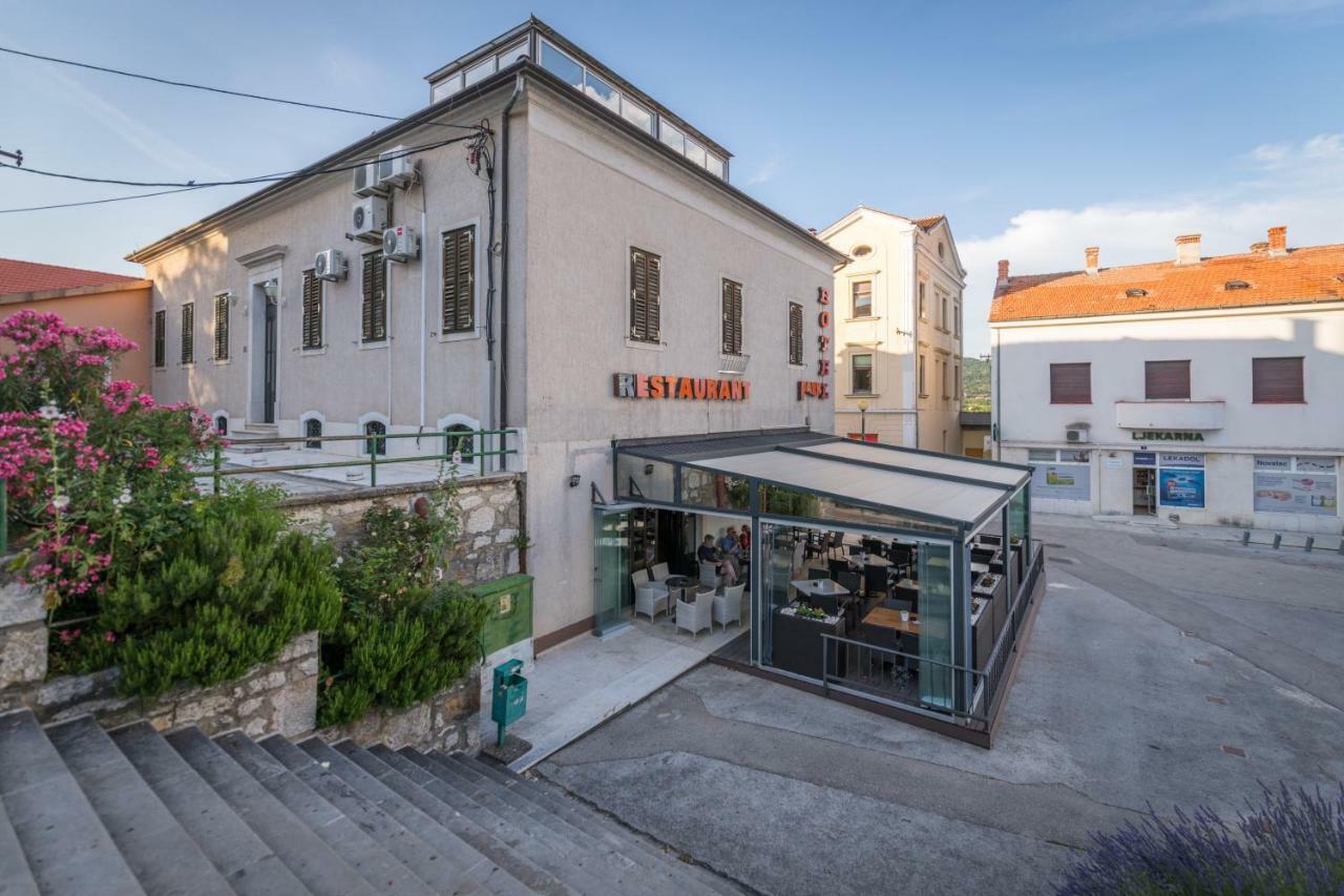 Hotel Park Drniš מראה חיצוני תמונה